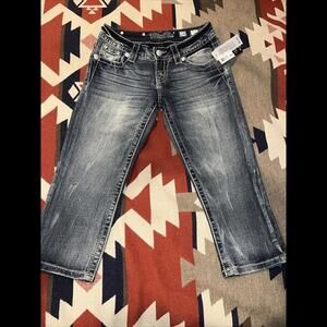 NWT Miss Me Signature Capri Women's Jeans Sz 24